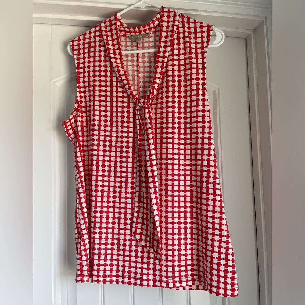 Banana Republic Tie Neck Tank in geomteric pattern - L